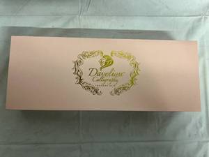 lot 142 image: Davliou Caligraphy Set - Pink