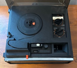 lot 57 image: Vintage Kodak 8MM 465 Movie Deck