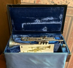 lot 79 image: Vintage Coronet