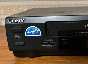 lot 83 image: Sony SLV-679HF VCR