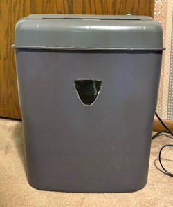 lot 91 image: Insignia NS-PS10CC Shredder
