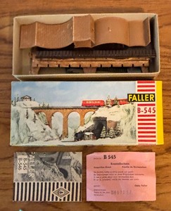 lot 93 image: Faller B-545, B276b, B-252 and B246 Models