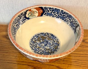 lot 95 image: Imari Style Bowl