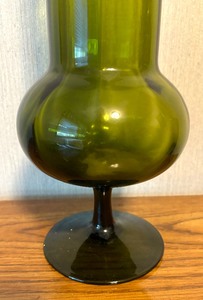 lot 100 image: Mid Century Alvarado Green Glass Vase