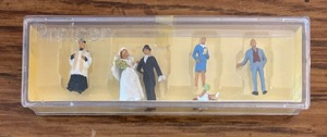 lot 101 image: Preiser and Walter Merten Miniature People Figurines for Train Displays