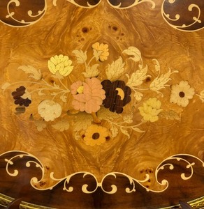 lot 103 image: Vintage Italian Inlaid Oval Tray with Brass Accents