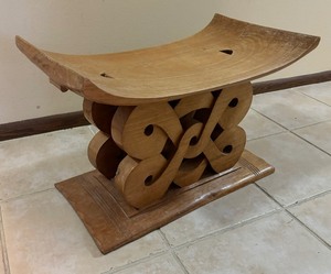 lot 111 image: Vintage Ashanti Bench