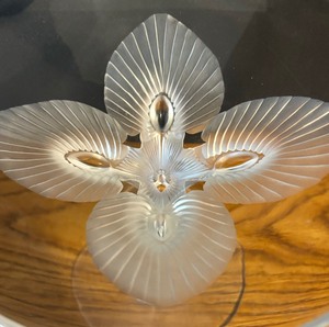 lot 6 image: Lalique Virginia Peacock Compote Dish