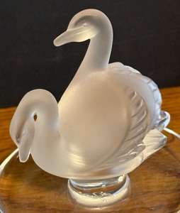 lot 56C image: Lalique Deux Cygnes Pair of Swans Clear and Satin Crystal Ring Dish