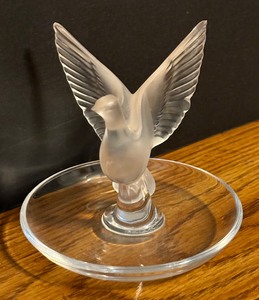 lot 87A image: Lalique Crystal Dove Jewelry Dish  Trinket Dish