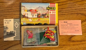 lot 130 image: Faller B-266, B-135, B-547, 521 and B-212 Train Build Models