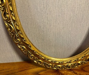 lot 149 image: Gold Colored Oval Frame