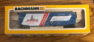 lot 162 image: Bachman HO 51 Bicentennial Series 1286, 1281, 1283, 1284 Electric Train Cars