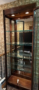 lot 19 image: Illuminated Display Cabinet