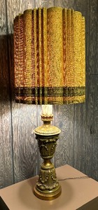 lot 170 image: Large and Lovely Vintage Table Lamp