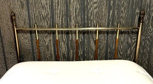 lot 173 image: Two Vintage Twin Beds