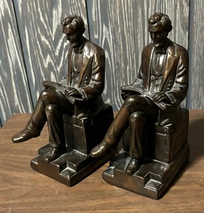 lot 177 image: Pair of Vintage Bronze Abraham Lincoln Bookends