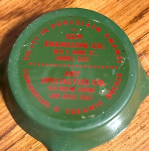 lot 189 image: Vintage Arnolds Family Restaurant and Art Specialties Cast Iron Advertising Ashtrays