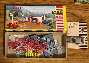 lot 153C image: New Faller 227, B-44, B-139, 901E, B-236, B-217 and B-263 Train Set Buildings