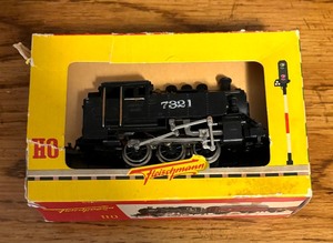 lot 47D image: Fleischmann Train Cars and Accessories