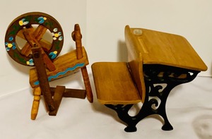 lot 210 image: Vintage Treasures