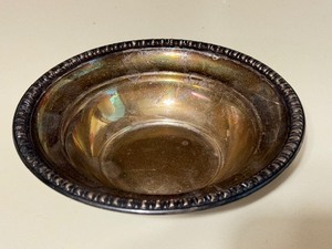 lot 48 image: Vintage Sterling Silver Bowl by WM Rogers