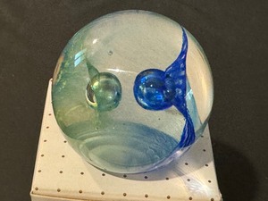 lot 181 image: Art Glass Paperweight