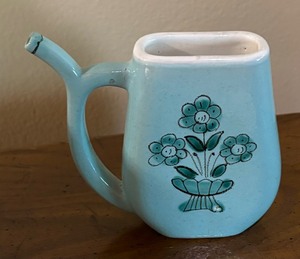 lot 271 image: Pretty Vintage Tea Pots and Pitcher