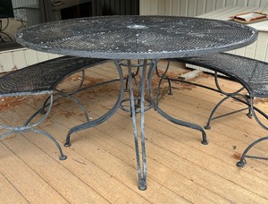 lot 277 image: Black Round Metal Patio Table with Three Curved Benches