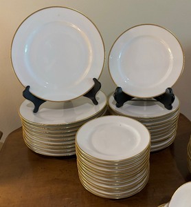 lot 281 image: Vintage Haviland of France China Grouping