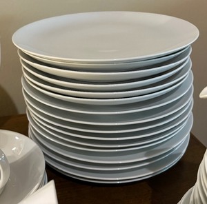 lot 290 image: Wonderful White Dishware