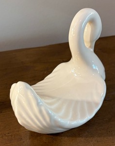 lot 297 image: Vintage Swan Decorative Figurine by Andre Richard