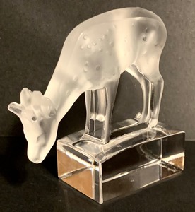 lot 339 image: Lalique Frosted Crystal Deer Figurine - Made In France