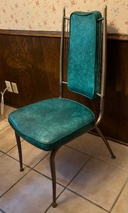 lot 314 image: Terrific Turquoise Vintage Chair