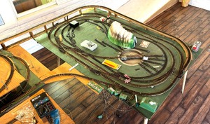 lot 27C image: Awesome Train Table and Control Stand