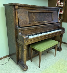 lot 14C image: Vintage Starck Player Piano with Music