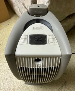 lot 380 image: Holmes HFH7450 Heater with Remote