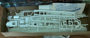 lot 387 image: Queen Mary Ship Model Set by Revell