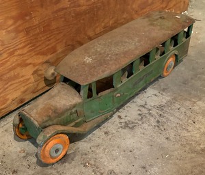 lot 443 image: Vintage 1920s STEEL CRAFT Inter City Bus Original Pressed Steel Toy Vehicle