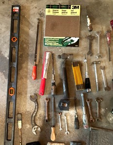 lot 447 image: Garage Goodies