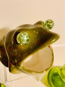 lot 404 image: Vintage Frog Trinket Holder, Glass Turtle and Glass Pear