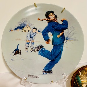 lot 222 image: Collection of Norman Rockwell Plates