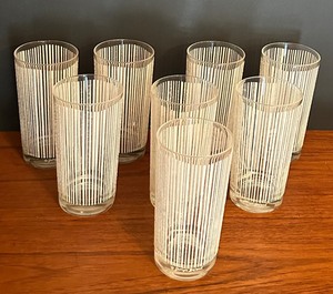 lot 301 image: Vintage Set of 8 George Briard Vintage White Icicle Pattern Highball Glasses