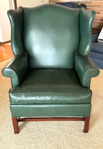 lot 211 image: Vintage Large Deep Forest Green Elegant Arm Chair
