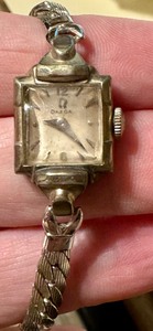lot 401 image: Vintage Womens Omega Watch