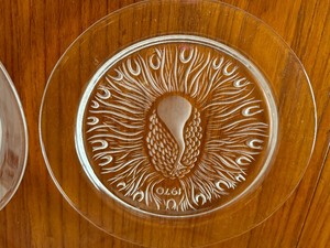 lot 299 image: Lalique 1967, 1968, 1970, 1971 Crystal Collectors Plates