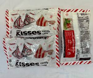 MM. 3x9oz Bag Hershey Kisses-Candy Cane