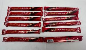 MM. 12x Lindt Lindor Milk Chocolate Truffle Bar