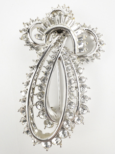 lot 82 image: Nolan Miller Bright Rhinestone Silver Tone Base Metal Brooch .