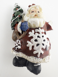 lot 99 image: Santa Claus Plastic Brooch .